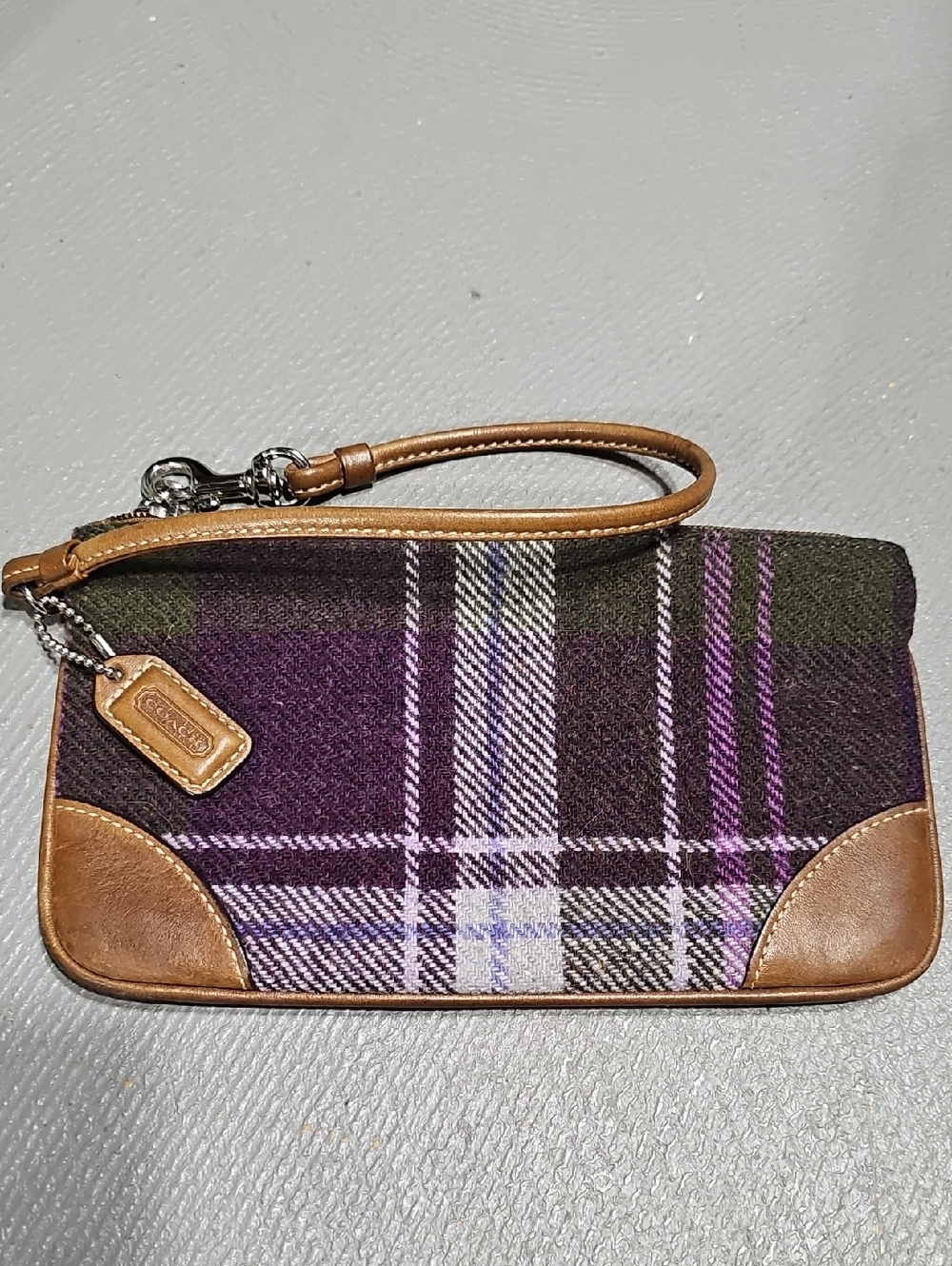Coach EUC 8977 VTG Tweed Tartan Plaid Wool W/ Leather Trim Clutch/Wristlet Plum